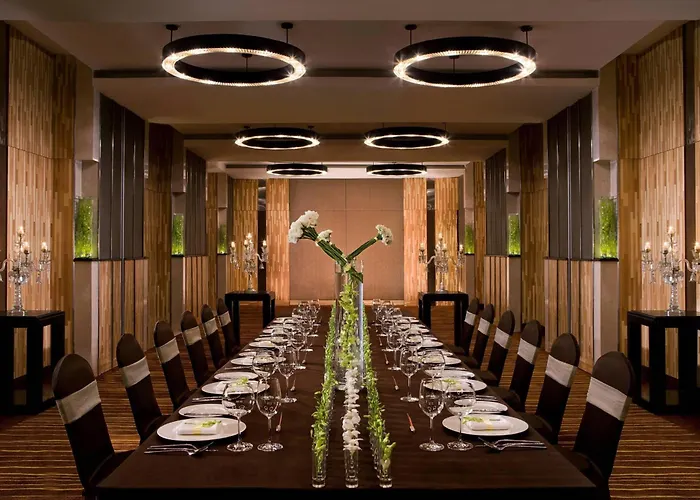 Courtyard By Marriott Gurugram Downtown