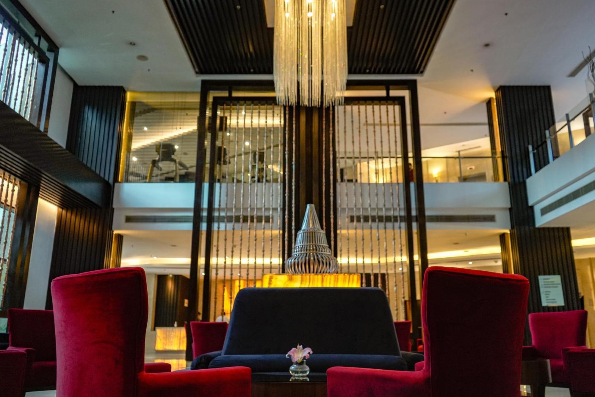 Courtyard By Marriott Gurugram Downtown होटल 5*