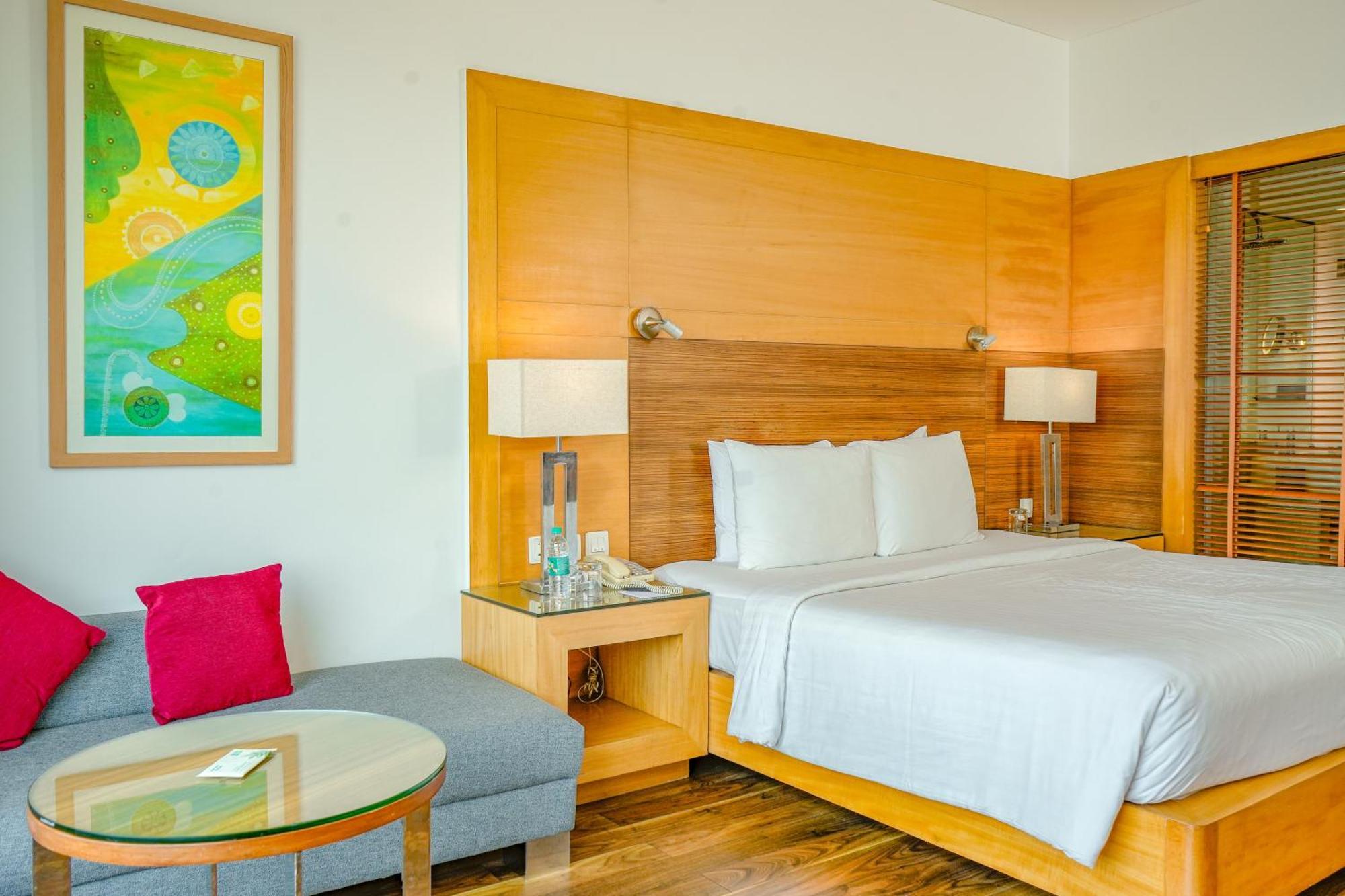 होटल Courtyard By Marriott Gurugram Downtown