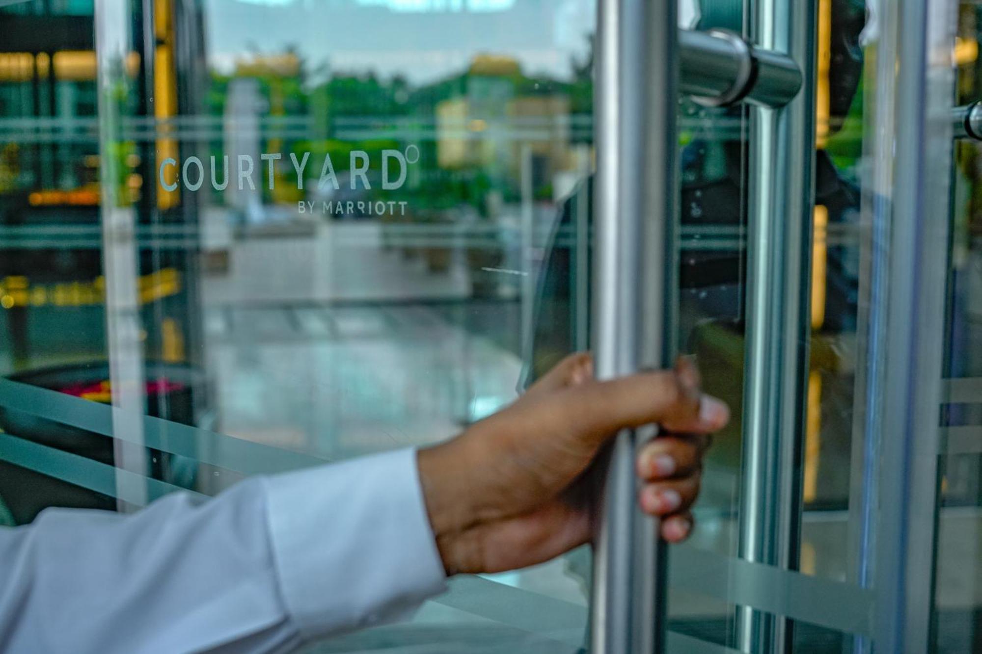 होटल Courtyard By Marriott Gurugram Downtown Gurgaon