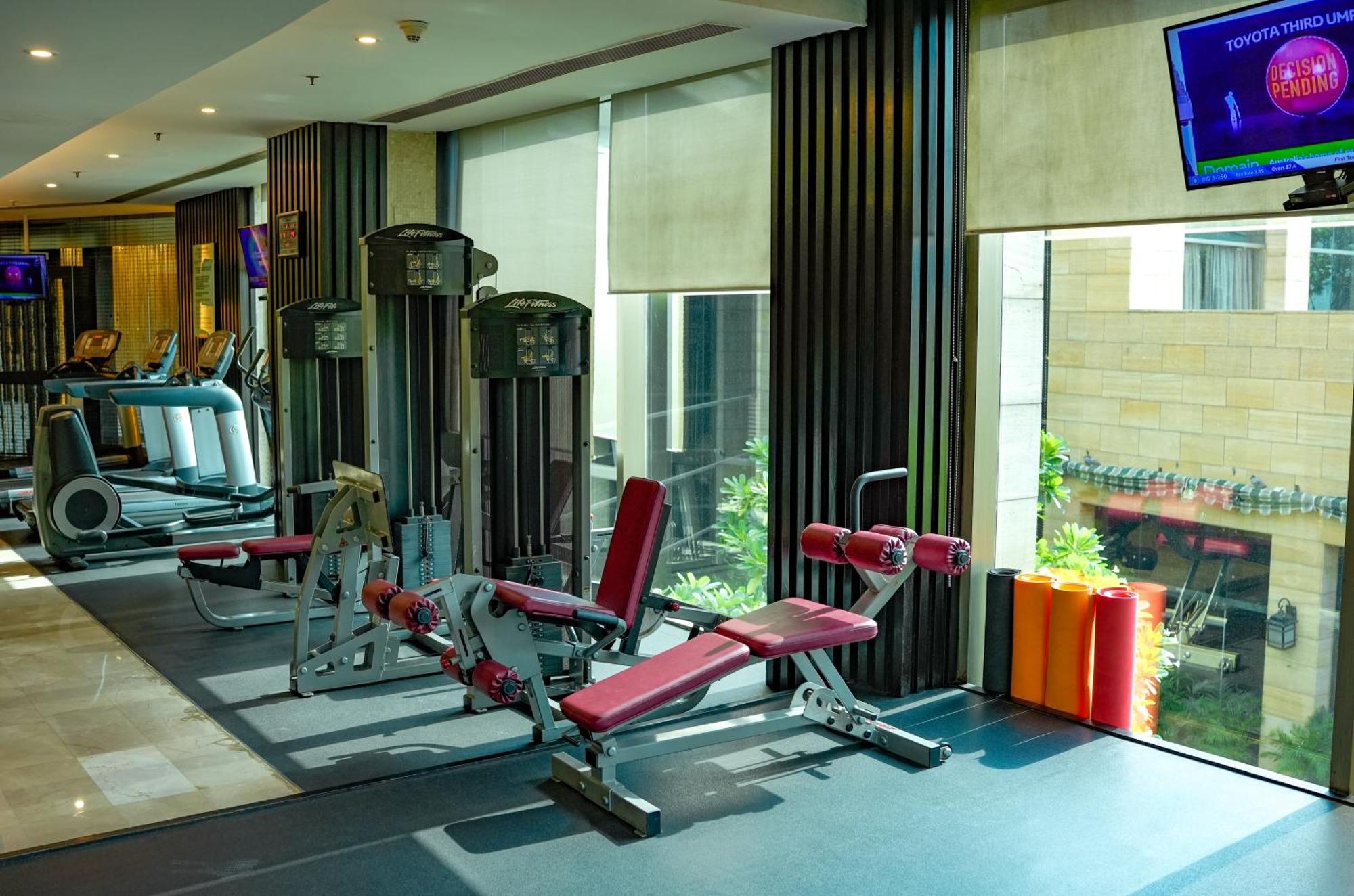 Courtyard By Marriott Gurugram Downtown होटल 5*