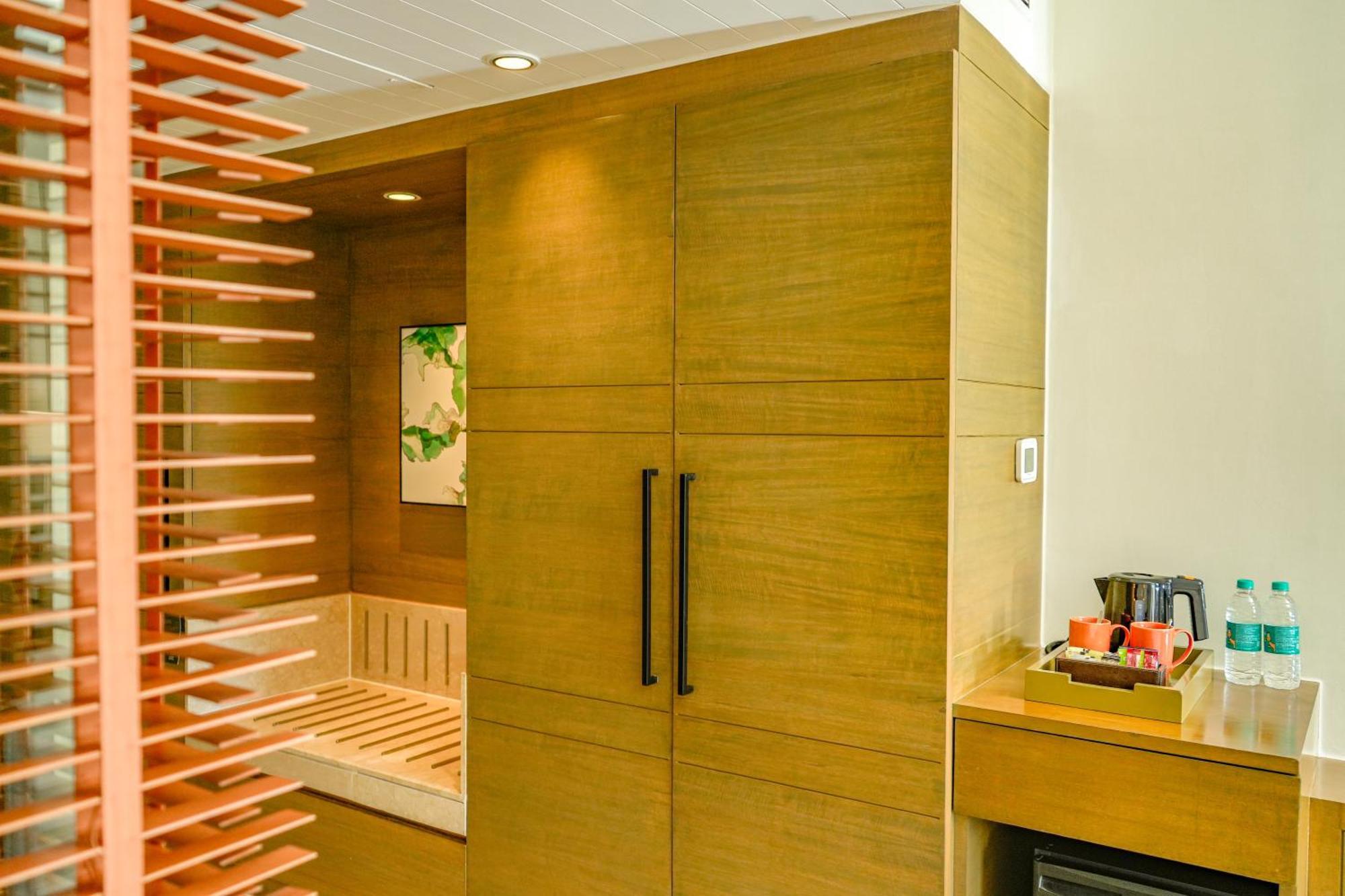Courtyard By Marriott Gurugram Downtown 5* Gurgaon