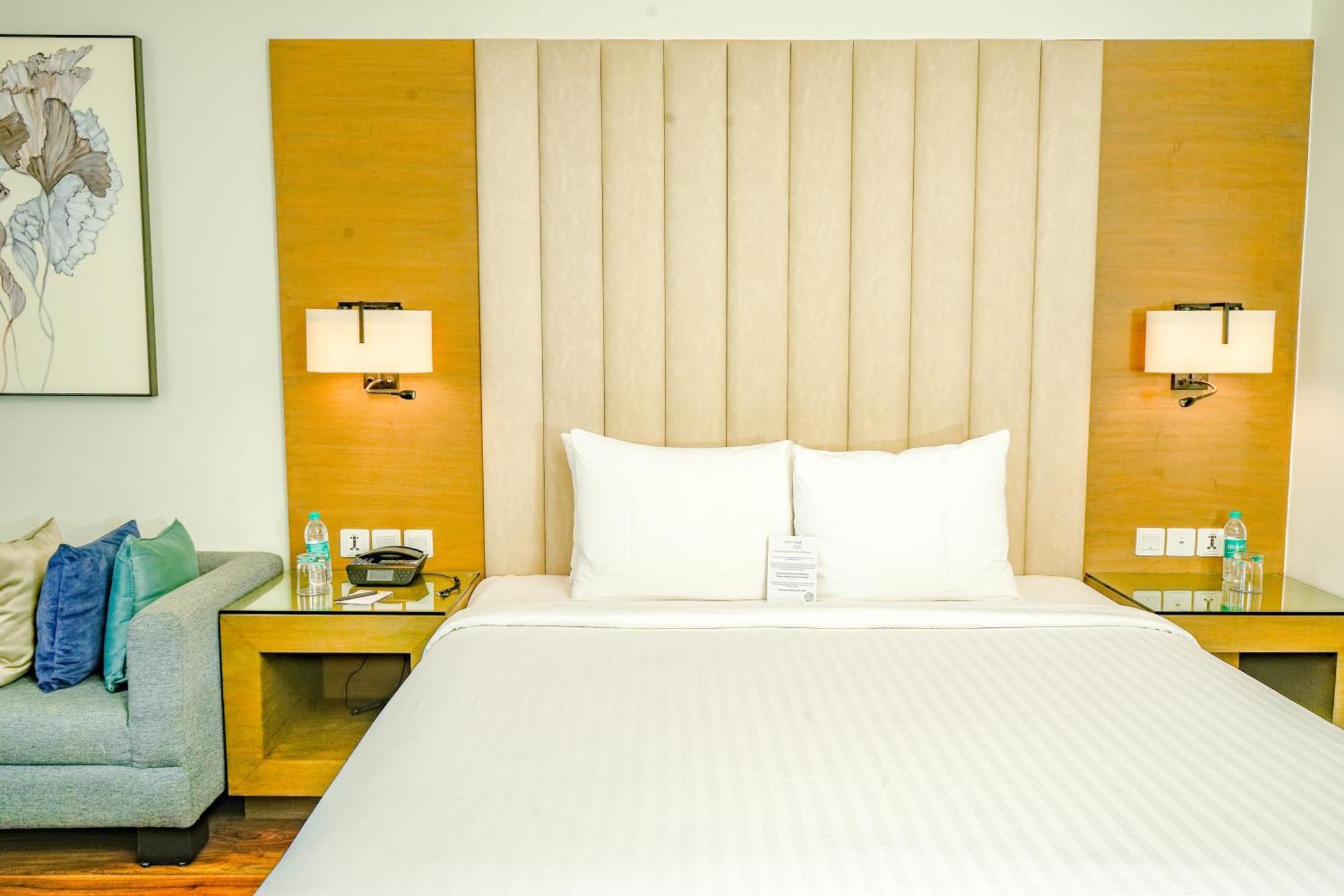 Courtyard By Marriott Gurugram Downtown होटल 5*
