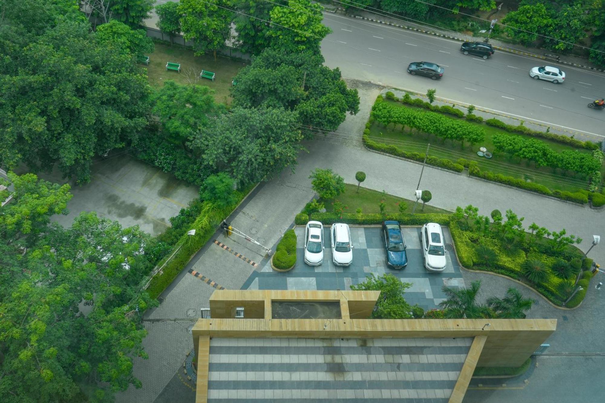 Courtyard By Marriott Gurugram Downtown होटल Gurgaon