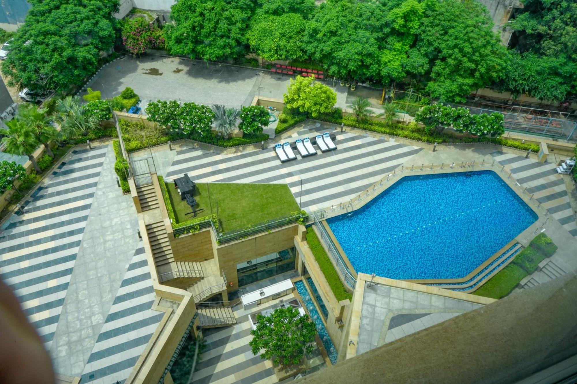 होटल Courtyard By Marriott Gurugram Downtown 5*
